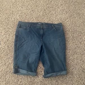 Style & Co Jean Short